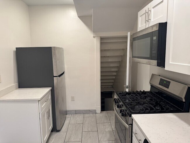 Foto del edificio - Great Morningside Row House with Front Porch!