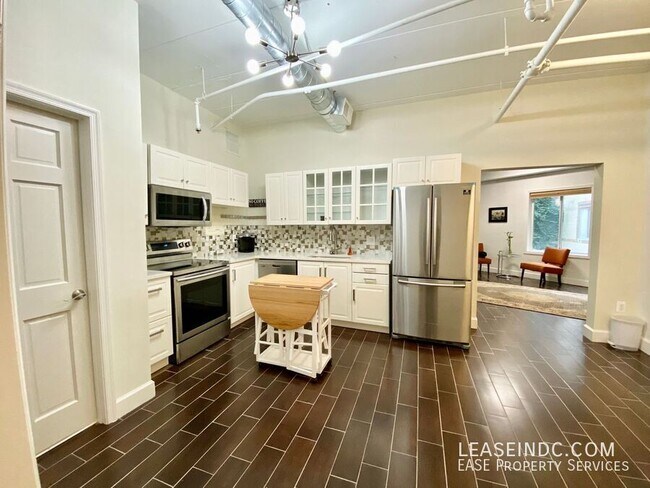 Building Photo - 2141 Wisconsin Ave NW