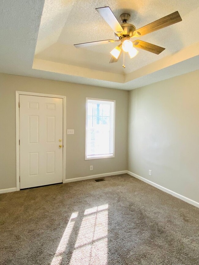 Building Photo - Cozy Ranch Home