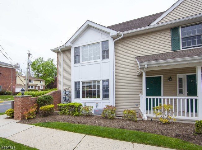 Foto del edificio - 179 Roseland Ave