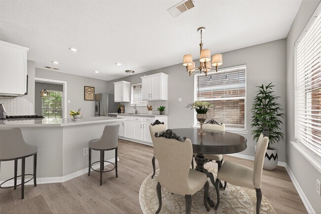 Foto del edificio - 17819 Inland Oaks Dr