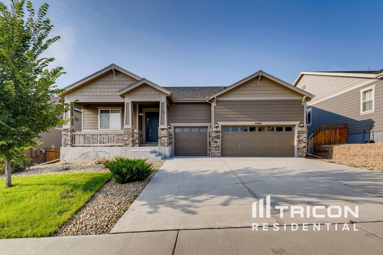 Building Photo - 7686 Oasis Dr