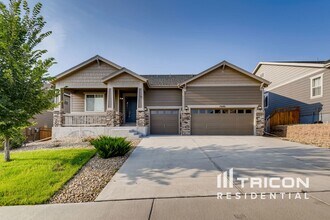 Building Photo - 7686 Oasis Dr