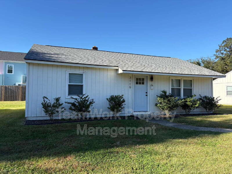 Photo - 3119 Azalea Dr