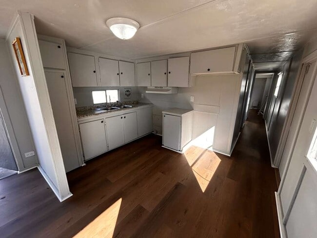 Foto del edificio - 710 S 50th St