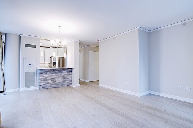 Building Photo - 201 N Westshore Dr