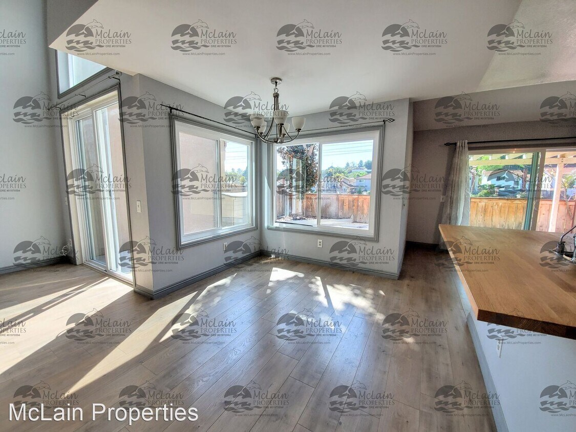 Primary Photo - 2 br, 2.5 bath House - 2583 Regent Rd.