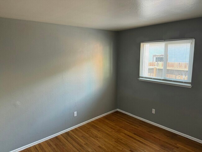 Foto del edificio - 2361 Thompson Way