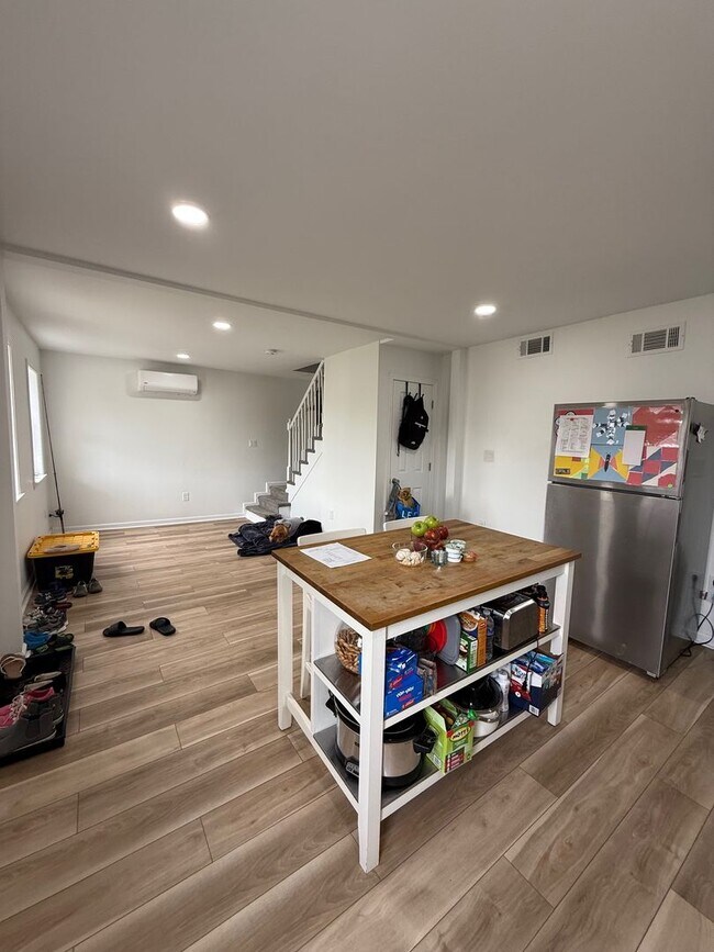 Building Photo - HOME FOR THE HOLIDAYS SPECIAL!-4 BEDROOM H...