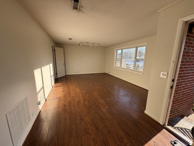 Building Photo - 2777 S Brannon Stand Rd