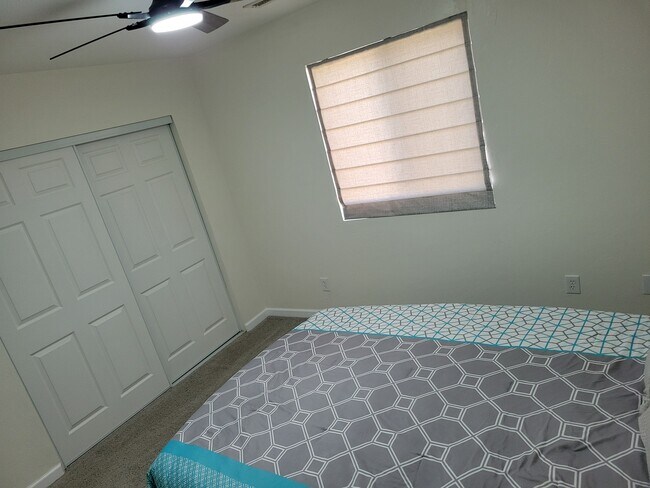 Foto del edificio - 8396 E Stevens Dr