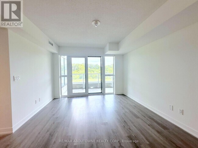 Photo du bâtiment - 1225 York Mills Rd