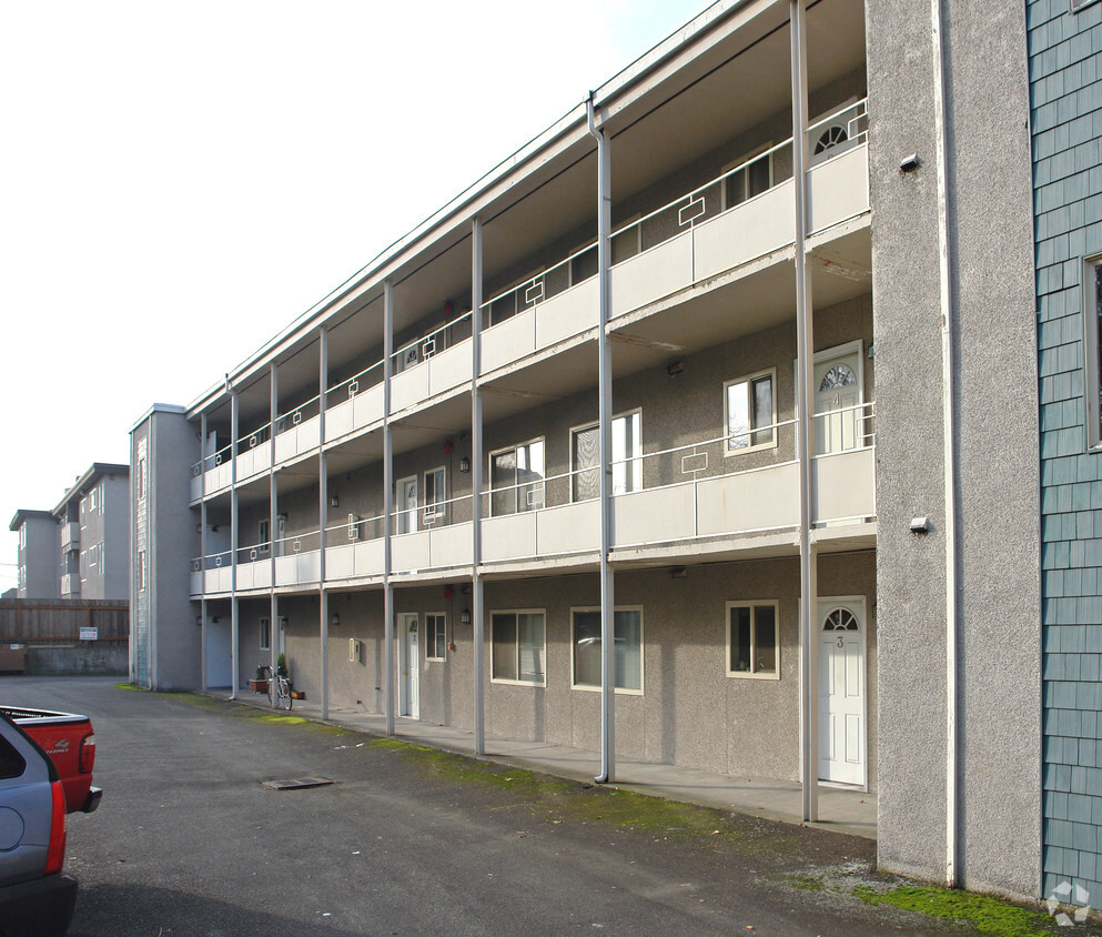 Building Photo - Matador Apartments