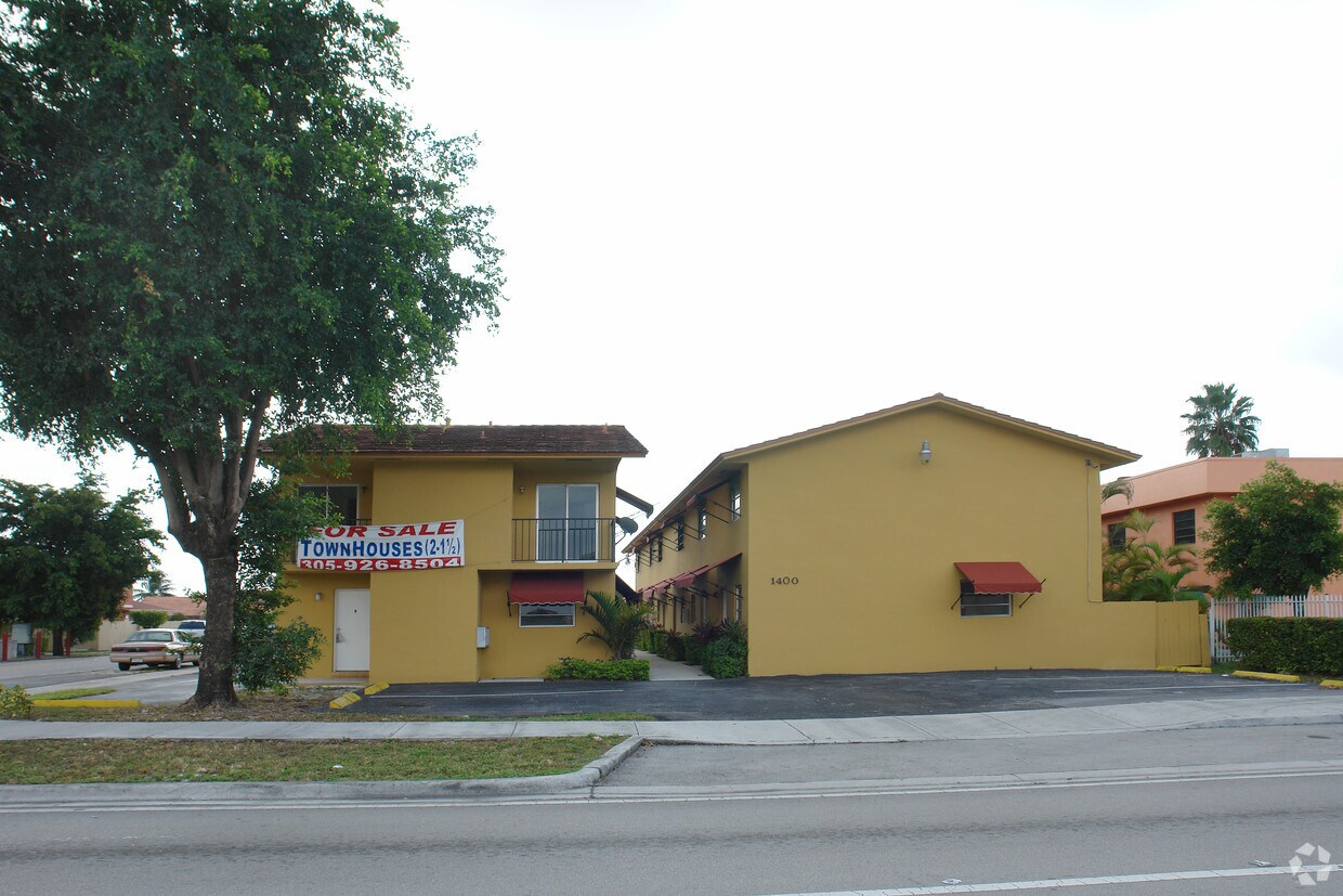Building Photo - 1400 W 41st St