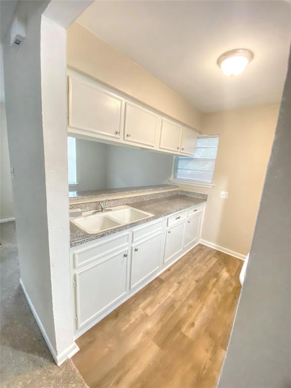 Foto del edificio - 321 E Cedar St