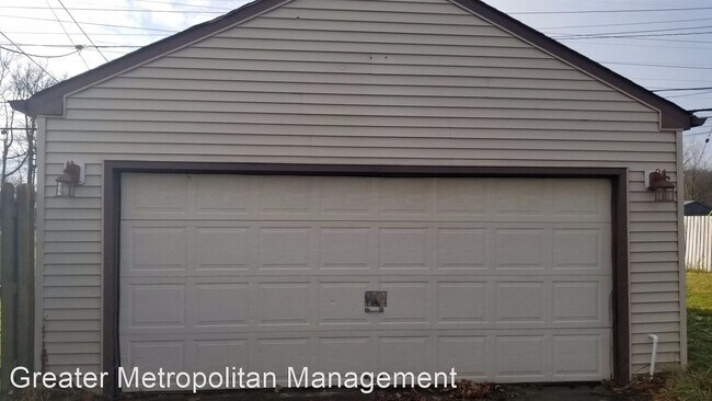 Building Photo - 3 br, 1 bath House - 421 Holly Drive