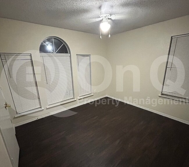 Building Photo - 2124 Rolling Creek Run