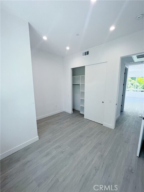 Foto del edificio - 95 Harkness Ave