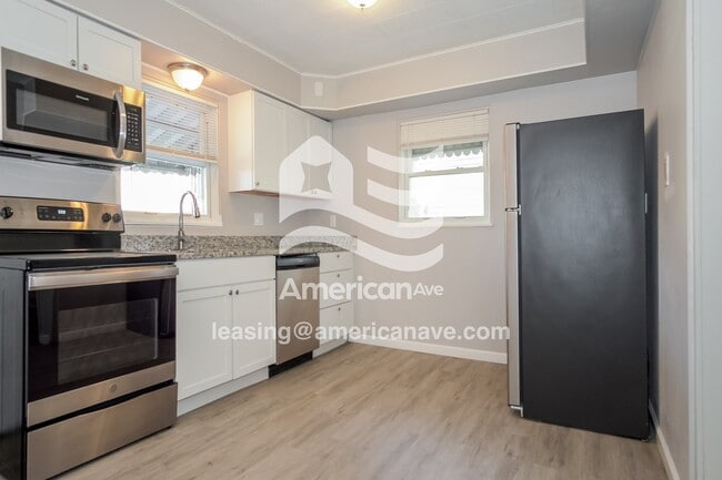 Foto del edificio - 1260 Summerlea Ave