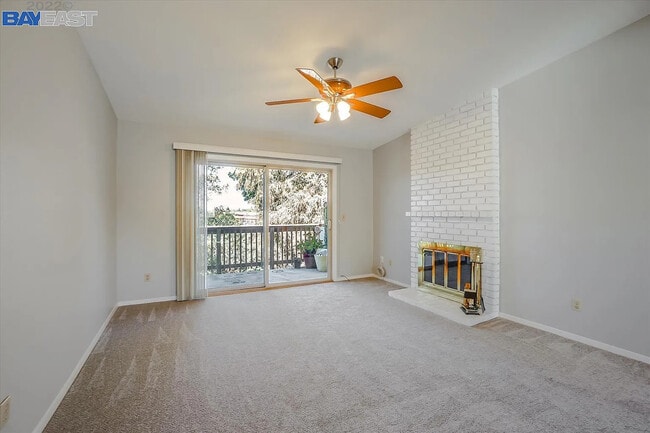 Foto del edificio - 2055 Sierra Rd