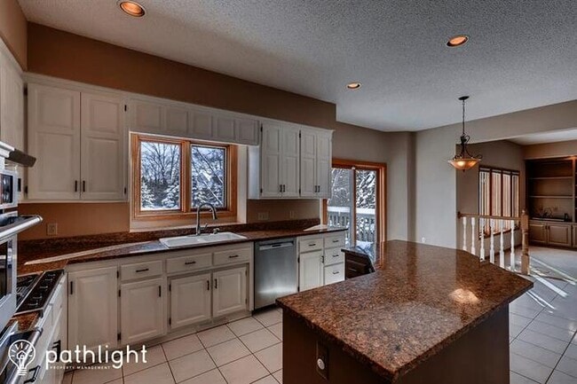 Building Photo - 10359 Canadians Landing, Eden Prairie, MN,...