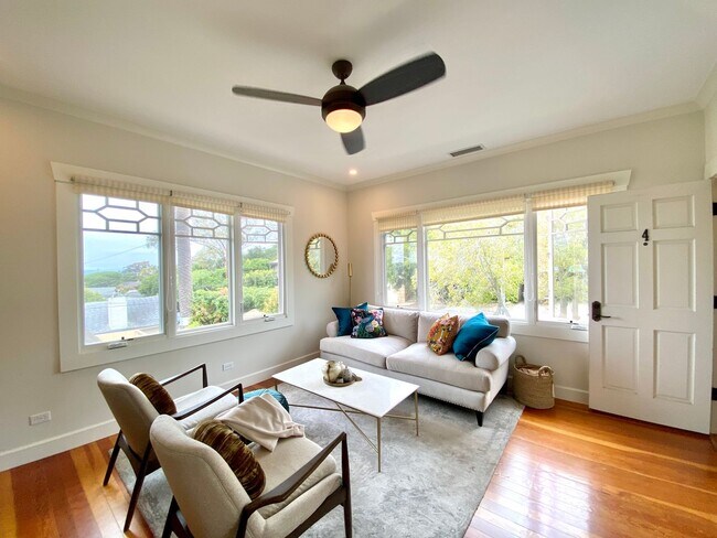 Foto del edificio - Enchanting 1-Bedroom, 1-Bath Oasis with Stunning Views