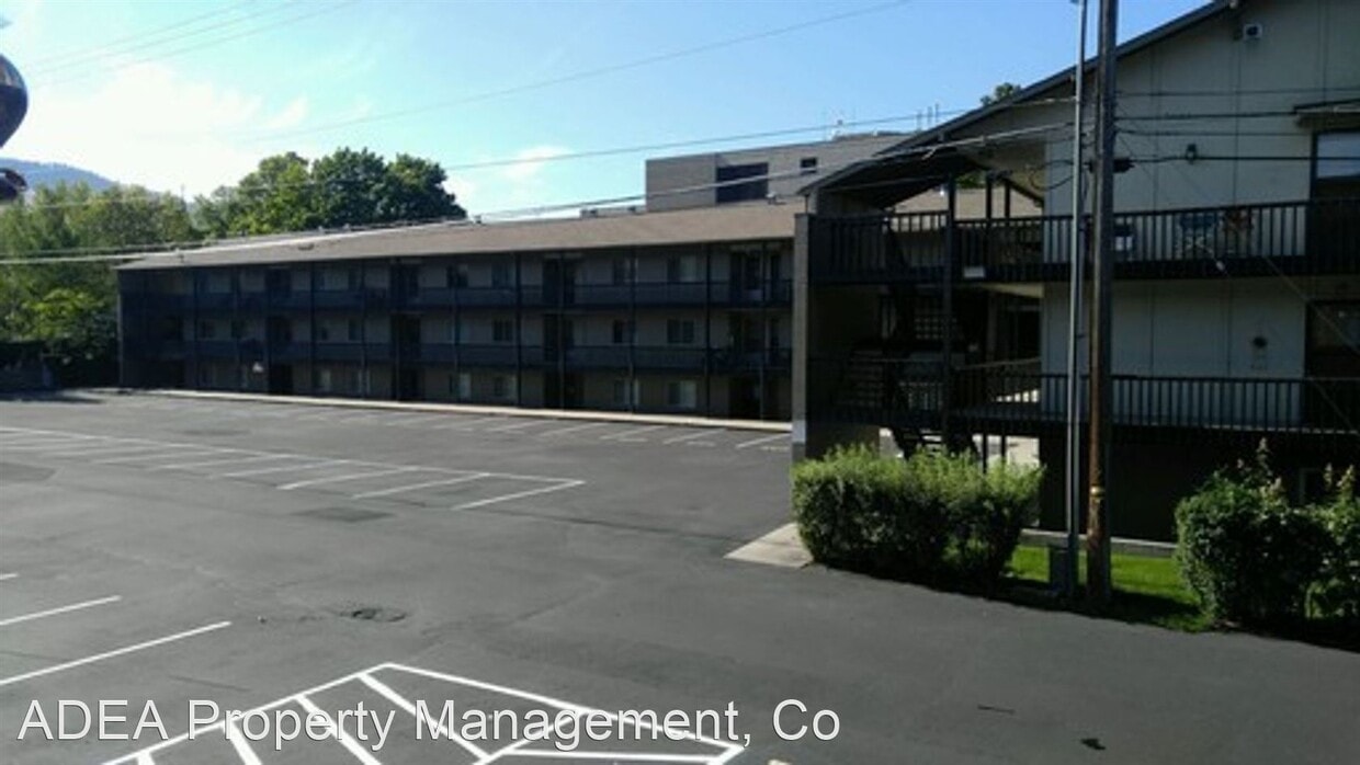 Primary Photo - 520 W Spruce St