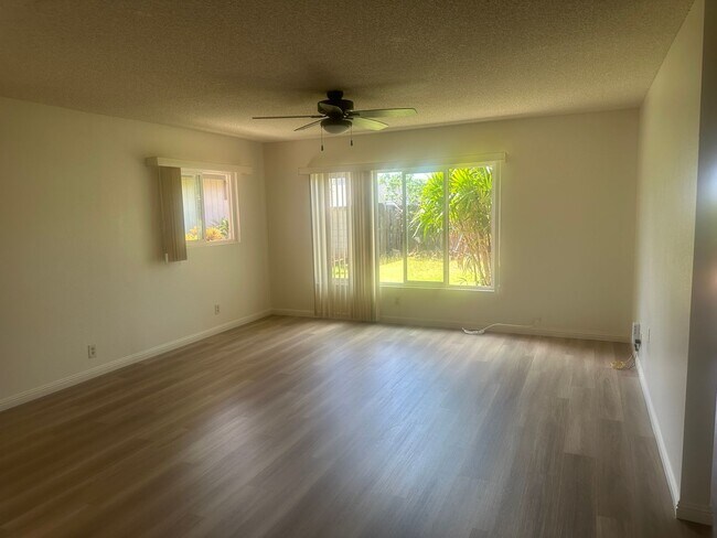 Foto del edificio - Single level 3 bedroom 2 bath home in Waip...