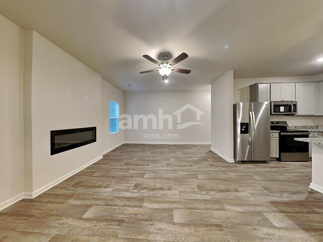 Foto del edificio - 3120 Emberly Dr