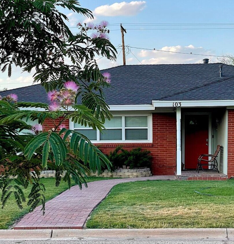 Primary Photo - 103 Washington Blvd
