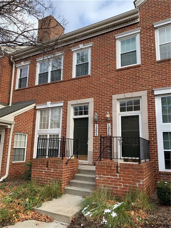 Primary Photo - 1321 S Washington Ave
