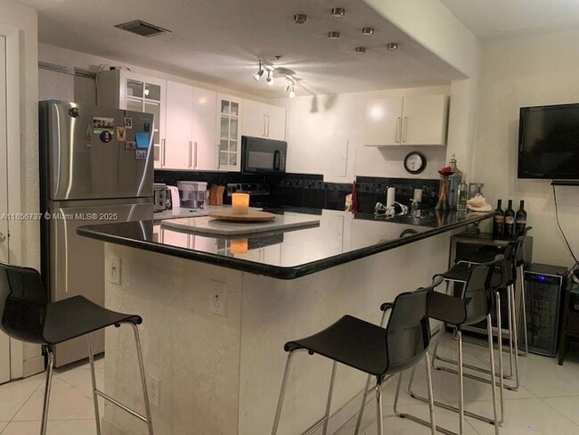 Photo - 802 Euclid Ave Apartment