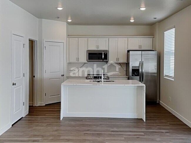 Building Photo - 8942 S John Annie Ln