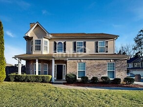 Building Photo - 2613 Newtons Crest Cir