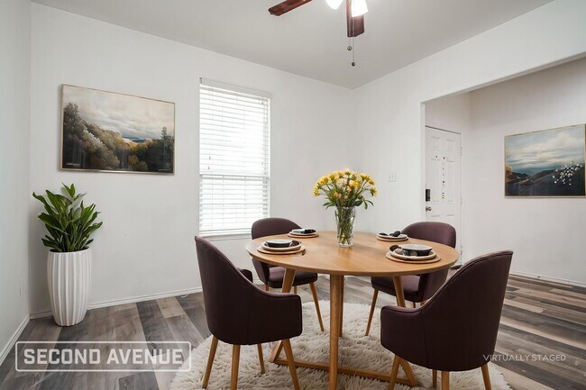 Foto del edificio - 1420 Abby Creek Dr