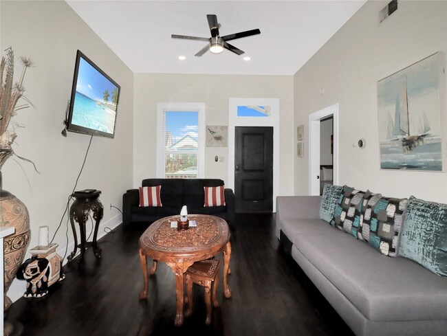 Building Photo - 1919 Avenue O