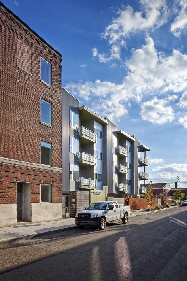 Fachada frontal - Locomotive Lofts