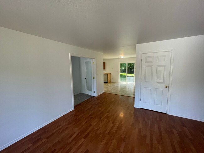 Foto del edificio - 2415 Forest Park Ln