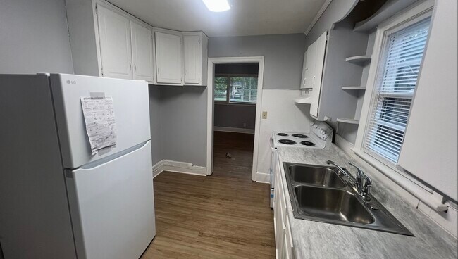 Kitchen - 1351 Waverly Ave