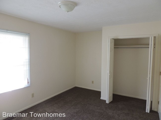 Building Photo - 1-124 Alderman Dr
