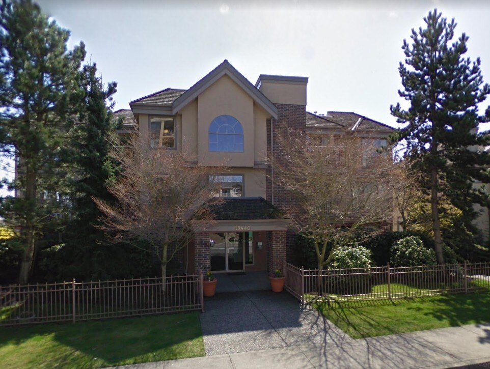 The Courtyards Apartments 15440 Vine Ave White Rock, BC