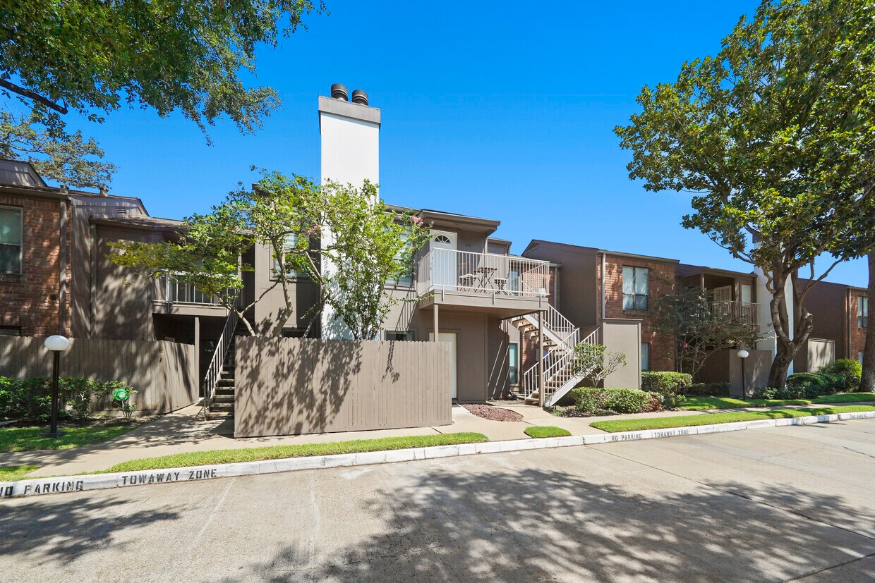 1201 Bering Dr Unit 64, Houston, TX 77057 Condo for Rent in Houston, TX