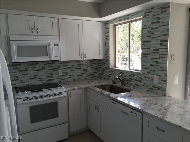 Building Photo - 3655 Boca Ciega Dr