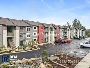 Building Photo - 7843 Pacific Ave