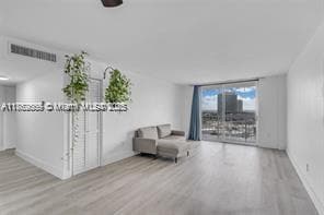 Building Photo - 6900 Bay Dr