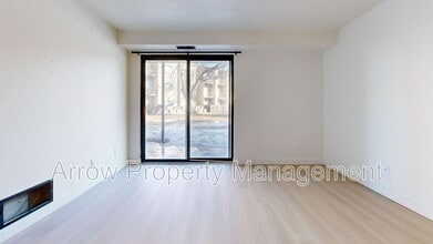 Building Photo - 207 E Arbor Ave