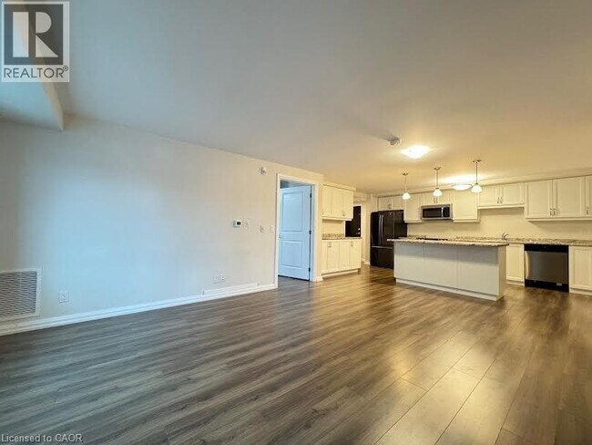 Photo du bâtiment - 778 Laurelwood Dr