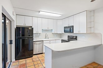 Building Photo - 227 2nd Terrace