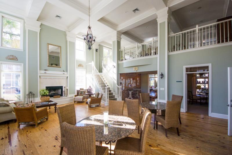 Building Photo - 130 River Landing Drive #3115