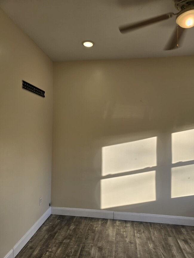 Building Photo - 5253 Spruce St